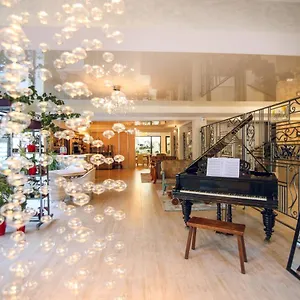  Otel Kera