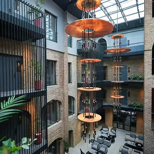 5* Otel Qarvasla